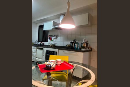 Cozinha de apartamento à venda com 4 quartos, 126m² em Perdizes, São Paulo