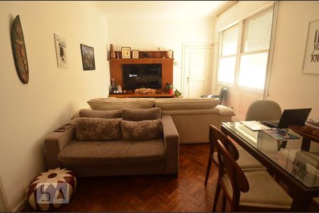 Sala de Apartamento com 2 quartos, 96m² Copacabana