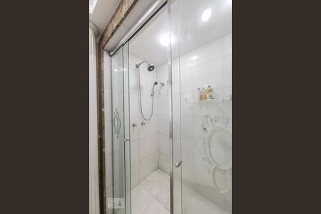 Apartamento à venda com 378m², 4 quartos e 5 vagasBanheiro Suite 4