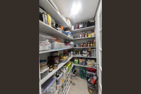 Apartamento à venda com 378m², 4 quartos e 5 vagasDespensa