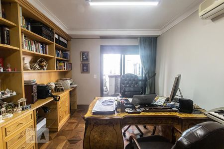 Apartamento à venda com 378m², 4 quartos e 5 vagasSuite 3