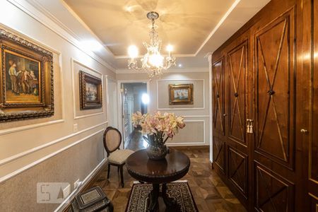 Apartamento à venda com 378m², 4 quartos e 5 vagasHall Quartos