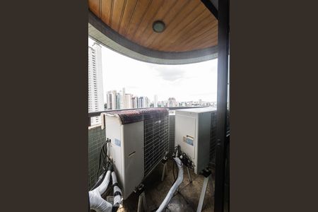 Apartamento à venda com 378m², 4 quartos e 5 vagasVaranda Suite 3