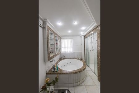 Apartamento à venda com 378m², 4 quartos e 5 vagasBanheiro Suite 4