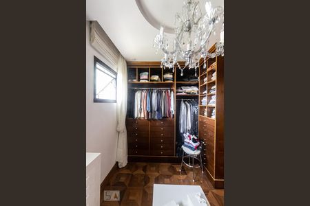 Apartamento à venda com 378m², 4 quartos e 5 vagasCloset Suite 4