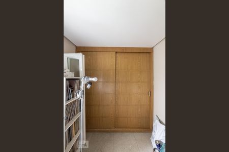 Apartamento à venda com 378m², 4 quartos e 5 vagasQuarto de Serviço 