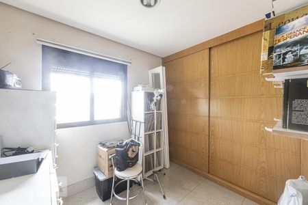 Apartamento à venda com 378m², 4 quartos e 5 vagasQuarto de Serviço 