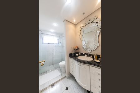 Apartamento à venda com 378m², 4 quartos e 5 vagasBanheiro Suite 3