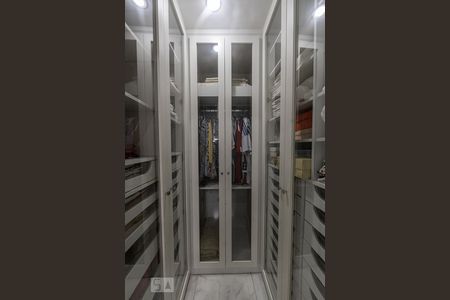 Apartamento à venda com 378m², 4 quartos e 5 vagasBanheiro Suite 1