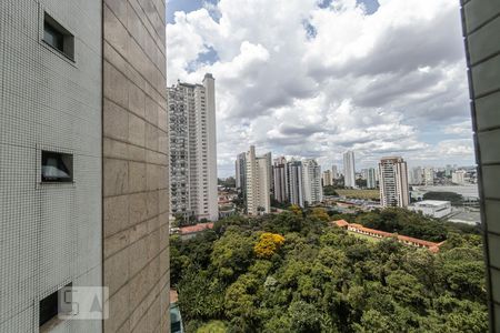 Apartamento à venda com 378m², 4 quartos e 5 vagasVista Quarto de Serviço