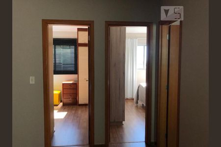 Apartamento para alugar com 76m², 2 quartos e 1 vagaCorredor