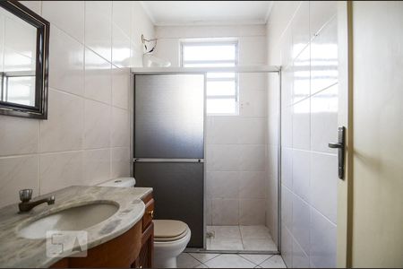 Banheiro de apartamento para alugar com 2 quartos, 60m² em Partenon, Porto Alegre