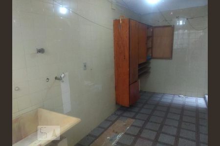 Área de serviço de casa para alugar com 2 quartos, 75m² em Vila Fernandes, São Paulo