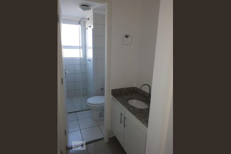 Banheiro de apartamento à venda com 2 quartos, 51m² em Jardim Nova Europa, Campinas