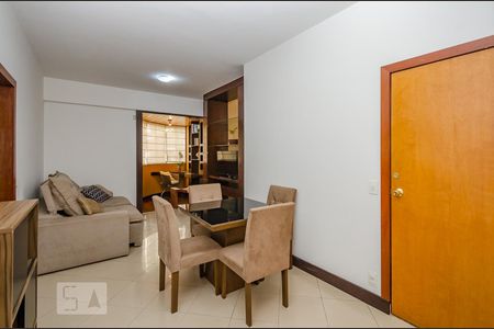 Sala de apartamento para alugar com 3 quartos, 100m² em Belvedere, Belo Horizonte