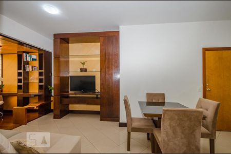 Sala de apartamento para alugar com 3 quartos, 100m² em Belvedere, Belo Horizonte