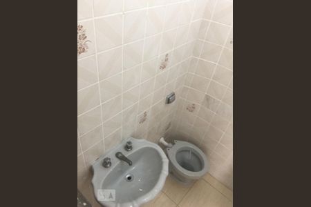 Banheiro de casa para alugar com 1 quarto, 62m² em Vila Bauab, São Paulo
