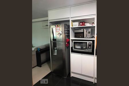 Apartamento para alugar com 90m², 2 quartos e 2 vagas Apartamento para alugar com 90m², 2 quartos e 2 vagasCozinha
