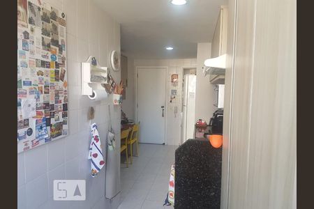 Apartamento à venda com 151m², 3 quartos e 2 vagasCozinha