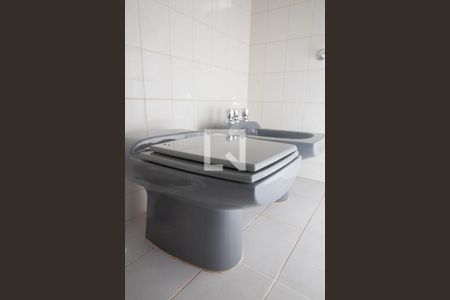 Casa à venda com 156m², 2 quartos e 1 vagaBanheiro