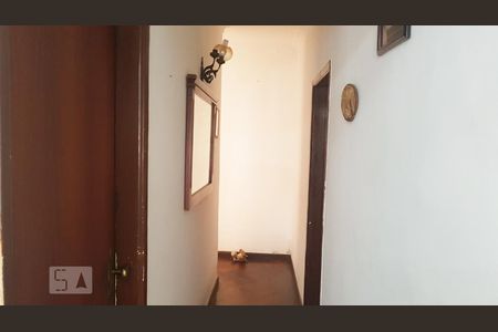 Corredor de casa para alugar com 3 quartos, 300m² em Parque São Lucas, São Paulo