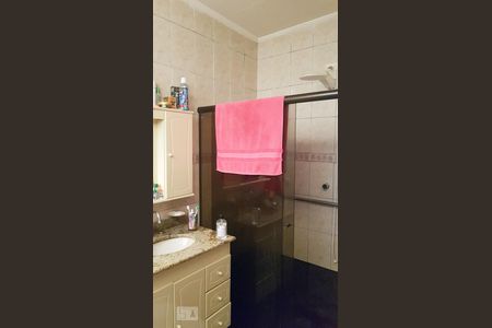 Banheiro Social 2 de casa para alugar com 3 quartos, 300m² em Parque São Lucas, São Paulo