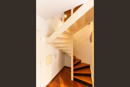 Apartamento para alugar com 49m², 1 quarto e 1 vagaEscada