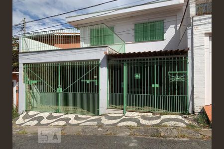 Casa à venda com 149m², 3 quartos e 3 vagasFachada