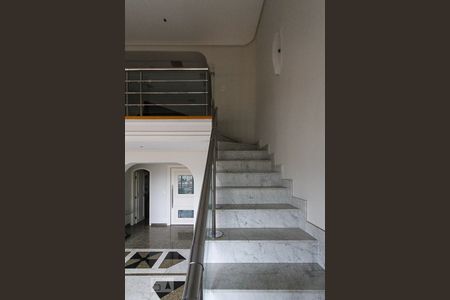 Apartamento para alugar com 475m², 4 quartos e 4 vagasescada