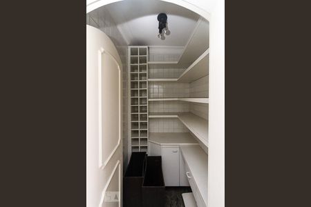 Apartamento para alugar com 475m², 4 quartos e 4 vagasDispensa