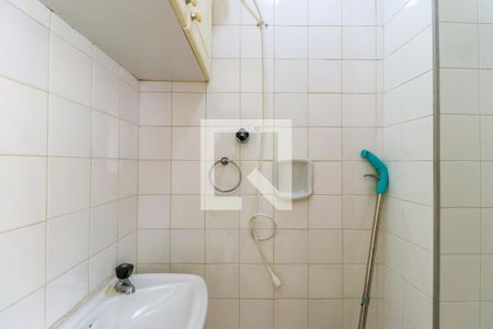Apartamento para alugar com 65m², 2 quartos e 1 vaga Apartamento para alugar com 65m², 2 quartos e 1 vagaBanheiro de Serviço