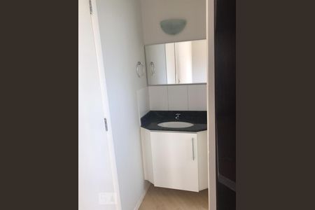 Banheiro da Suíte de apartamento para alugar com 2 quartos, 66m² em Mansões Santo Antônio, Campinas
