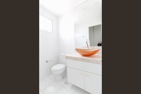 Apartamento para alugar com 60m², 2 quartos e 1 vaga Apartamento para alugar com 60m², 2 quartos e 1 vagaBanheiro da Suíte 1