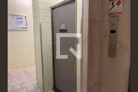 elevador de apartamento para alugar com 1 quarto, 57m² em Centro, Rio de Janeiro
