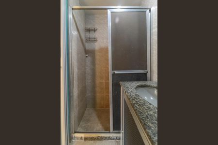 Banheiro de apartamento para alugar com 3 quartos, 60m² em Taquara, Rio de Janeiro