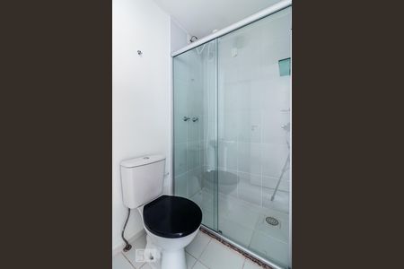 Banheiro de apartamento para alugar com 2 quartos, 47m² em Cavalhada, Porto Alegre