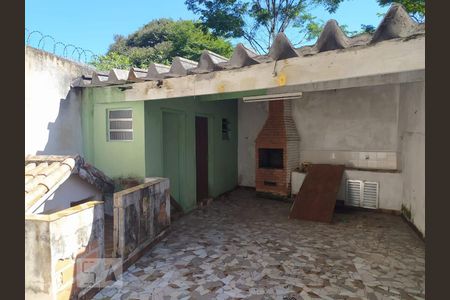 Casa à venda com 250m², 4 quartos e 2 vagas Casa à venda com 250m², 4 quartos e 2 vagasÁrea de Churrasqueira