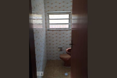 Casa à venda com 250m², 4 quartos e 2 vagas Casa à venda com 250m², 4 quartos e 2 vagasLavabo