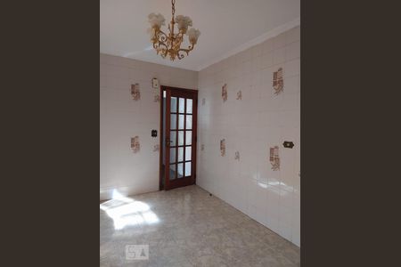 Casa à venda com 250m², 4 quartos e 2 vagas Casa à venda com 250m², 4 quartos e 2 vagasCopa