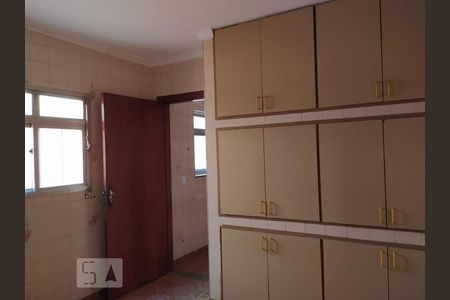 Casa à venda com 250m², 4 quartos e 2 vagas Casa à venda com 250m², 4 quartos e 2 vagasDespensa