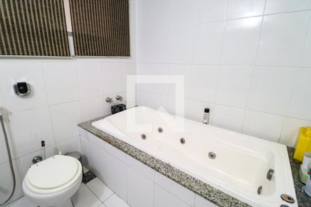 Casa à venda com 300m², 5 quartos e sem vagaBanheiro da Suíte 2