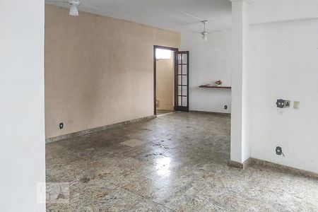 Sala de casa à venda com 4 quartos, 250m² em Braz de Pina, Rio de Janeiro