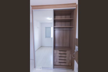 Quarto 1 de apartamento para alugar com 2 quartos, 53m² em Vila Anastácio, São Paulo