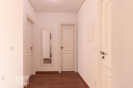 Corredor de apartamento para alugar com 1 quarto, 60m² em Bela Vista, São Paulo