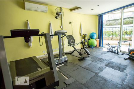 Apartamento para alugar com 42m², 1 quarto e 1 vaga Apartamento para alugar com 42m², 1 quarto e 1 vagaAcademia