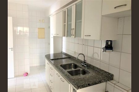 Apartamento à venda com 86m², 3 quartos e 2 vagasCozinha