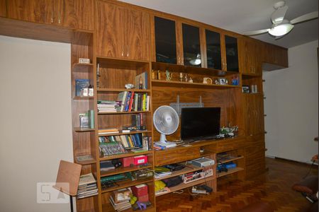 Apartamento para alugar com 120m², 3 quartos e sem vaga Apartamento para alugar com 120m², 3 quartos e sem vagaSala