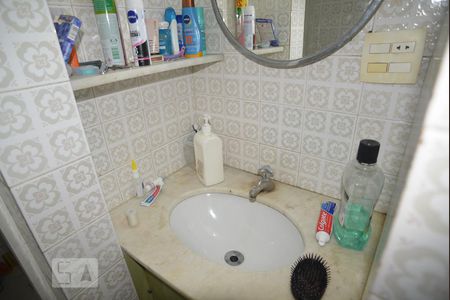 Apartamento para alugar com 120m², 3 quartos e sem vaga Apartamento para alugar com 120m², 3 quartos e sem vagaBanheiro 2