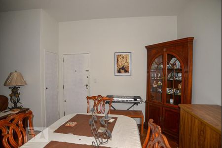 Apartamento para alugar com 120m², 3 quartos e sem vaga Apartamento para alugar com 120m², 3 quartos e sem vagaSala