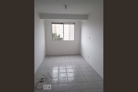 Apartamento para alugar com 75m², 2 quartos e 1 vagaSala